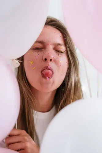 sweet sixteen girl and balloons